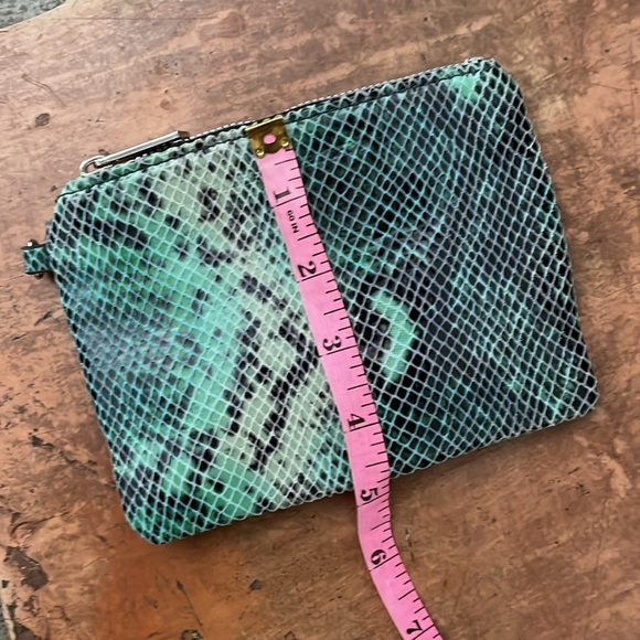 NWOT Aimee Kestenberg Leather Snakeskin Green and Black Mesh Pouch - Picture 3 of 9